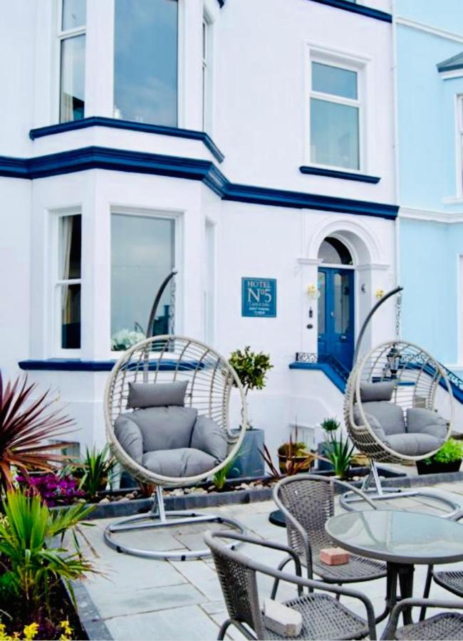 Hotel No5, Beachfront With Free Private Car Park 랜디드노 외부 사진
