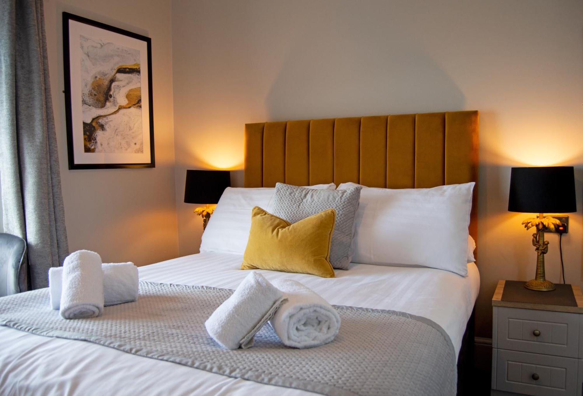 Hotel No5, Beachfront With Free Private Car Park 랜디드노 외부 사진