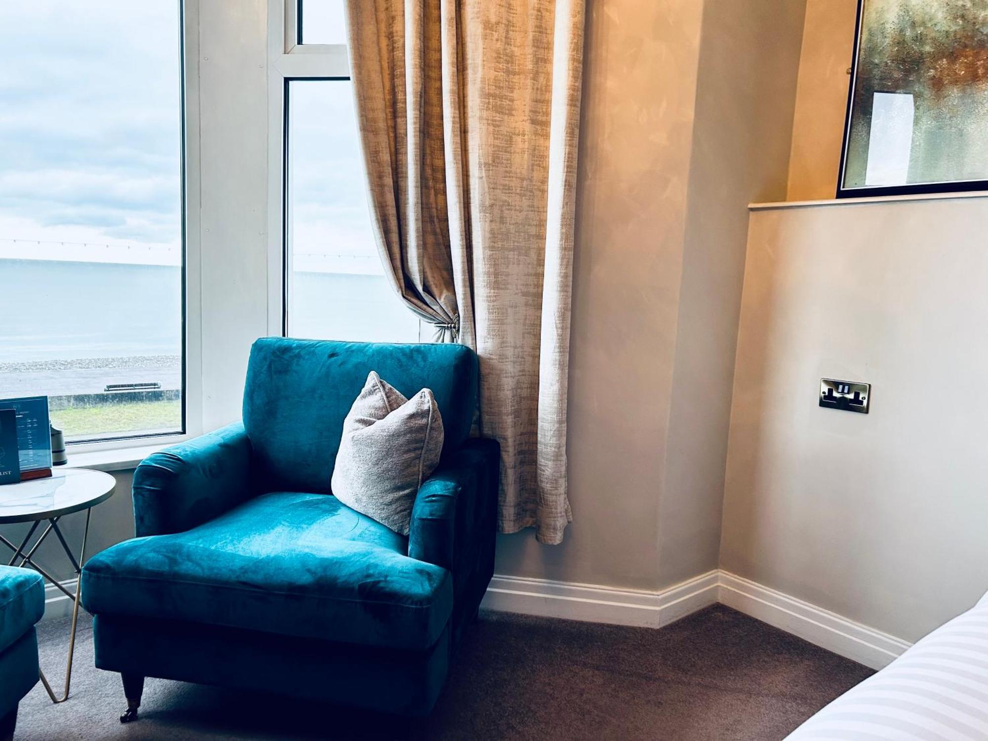 Hotel No5, Beachfront With Free Private Car Park 랜디드노 외부 사진