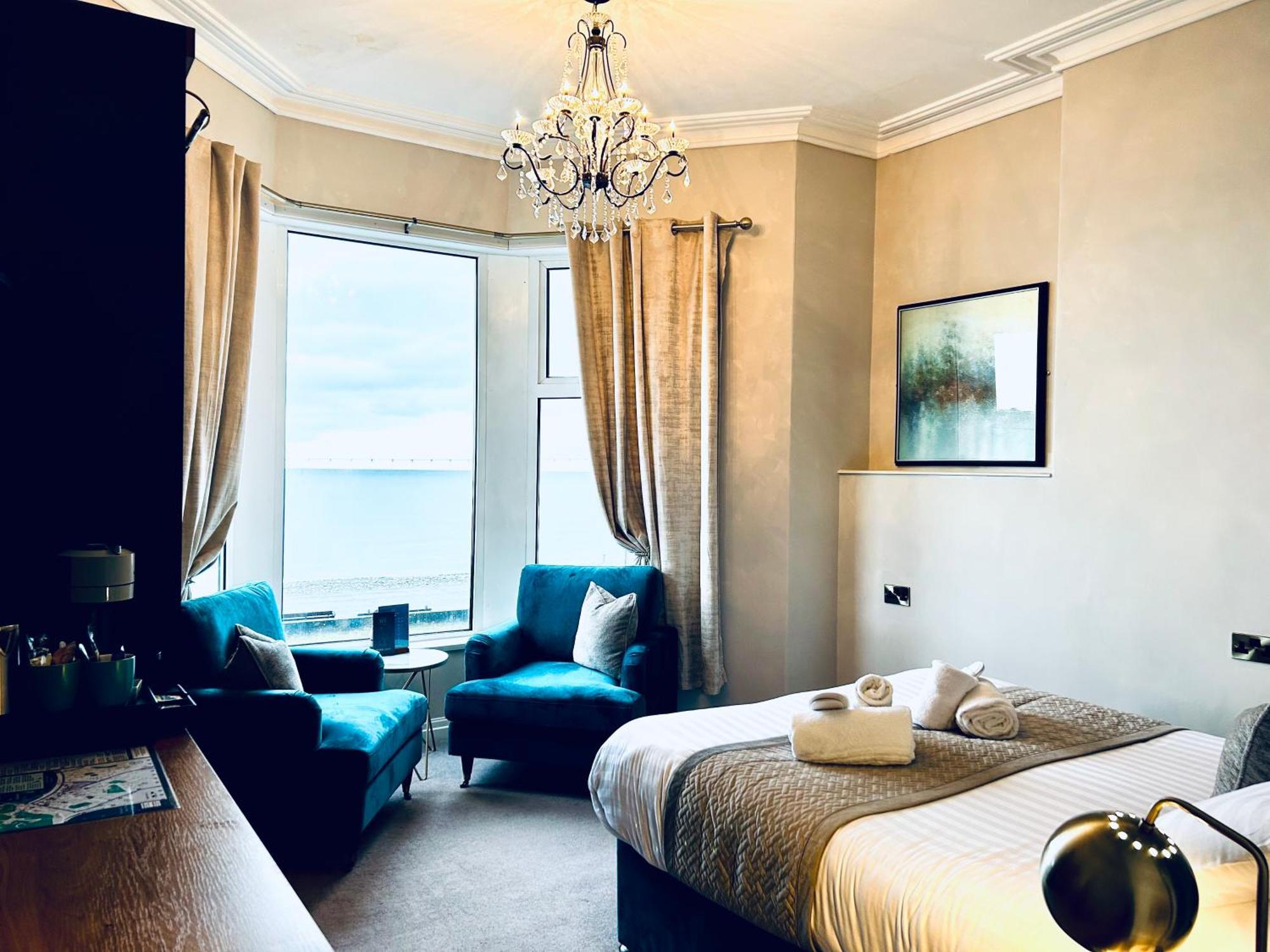 Hotel No5, Beachfront With Free Private Car Park 랜디드노 외부 사진